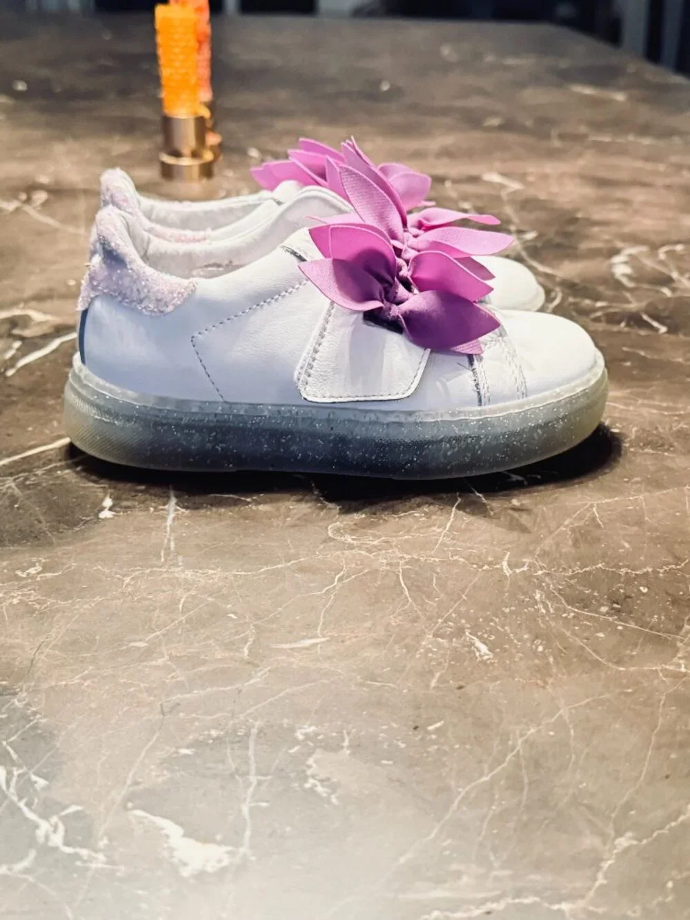 MONA LISA GIRL'S WHITE LEATHER SNEAKERS WITH LAVENDER PETALS, LOOP & HOOK